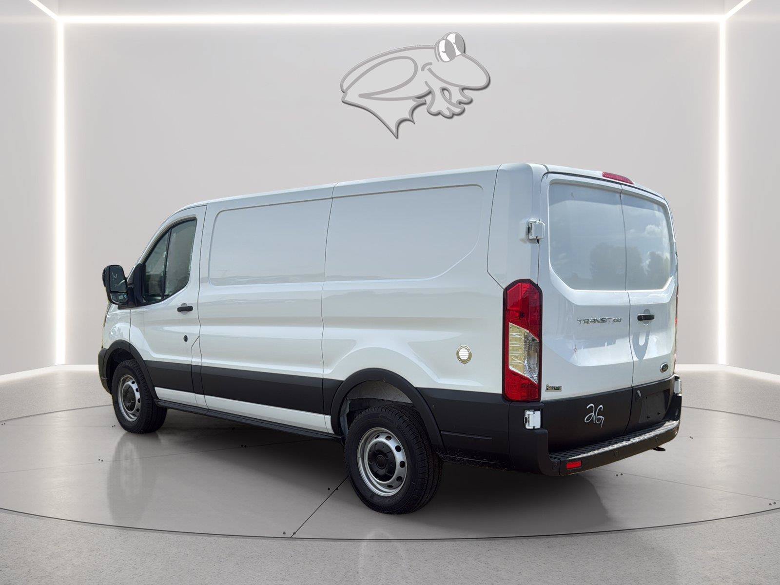 New 2025 Ford Transit 250 Low Roof RWD image 3