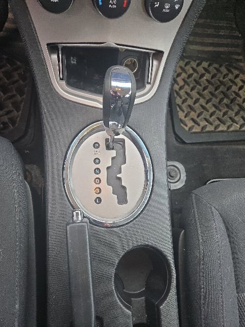 Used 2010 Chrysler Sebring Touring FWD image 8