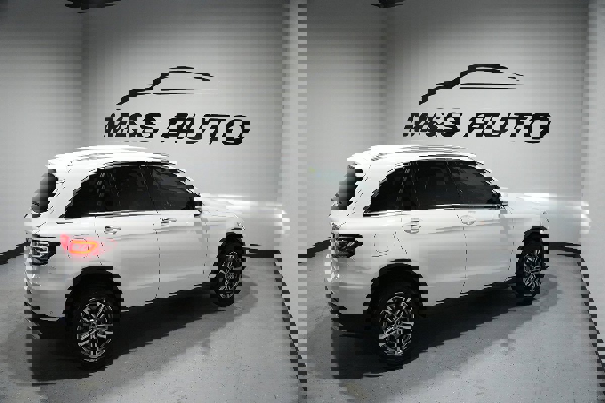 Used 2021 Mercedes-Benz GLC 300 4MATIC image 7