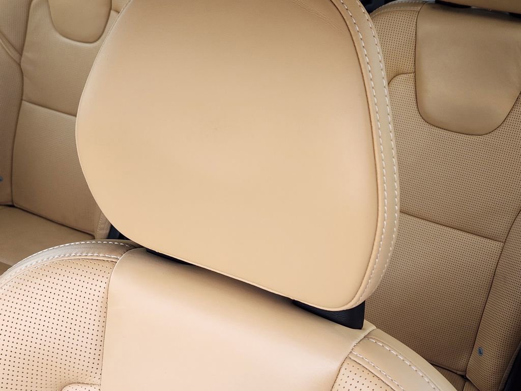 Used 2021 Volvo XC90 T8 Inscription w/ Protection Package Premier image 5