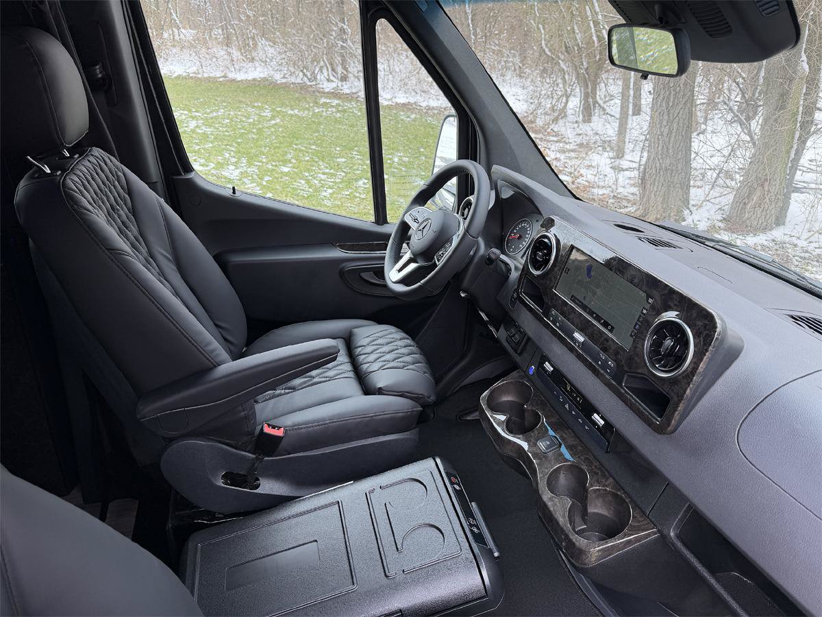 Used 2024 Mercedes-Benz Sprinter 3500 image 29