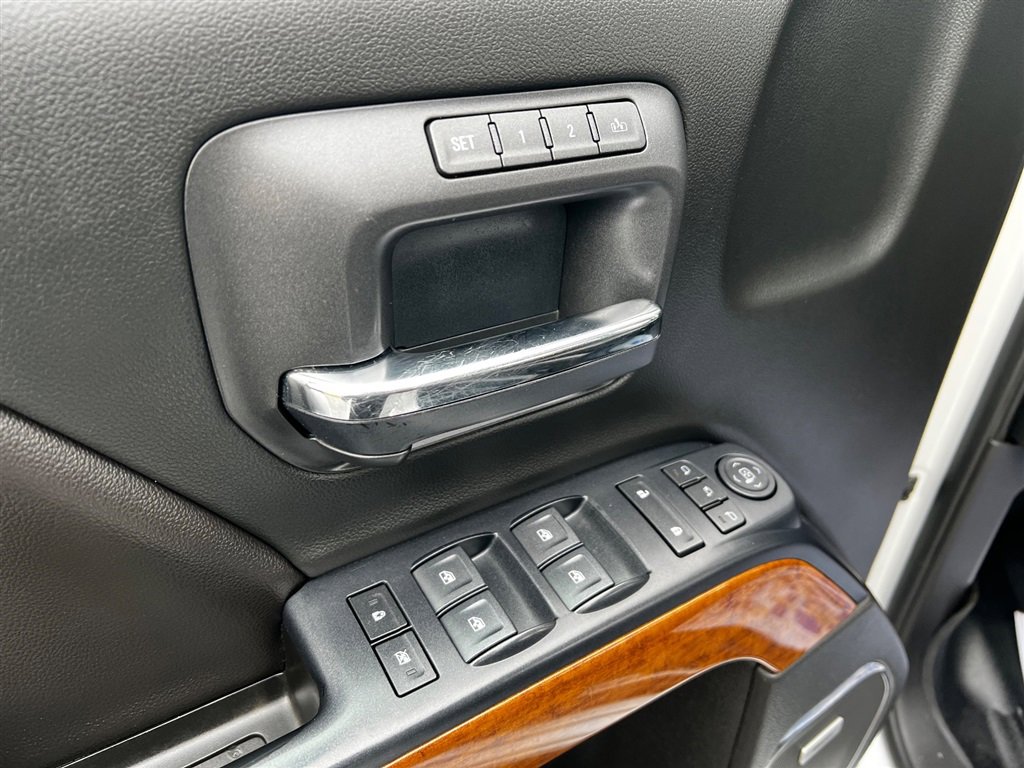 Used 2018 Chevrolet Silverado 2500 High Country w/ Duramax Plus Package image 27