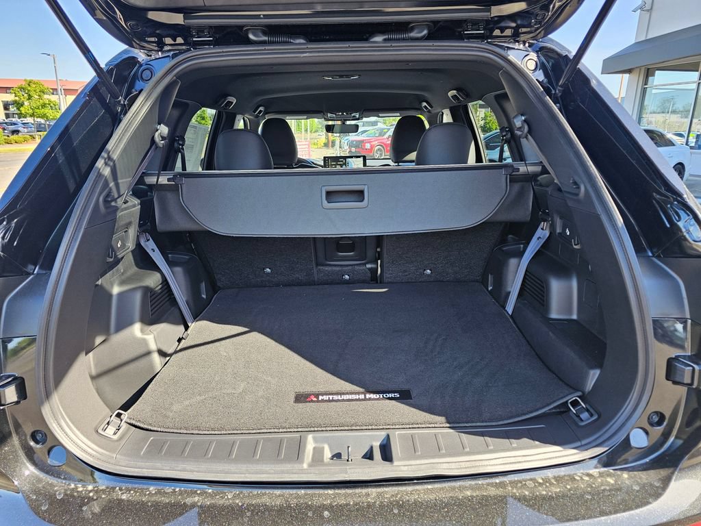New 2026 Mitsubishi Outlander LE AWD/4WD image 11