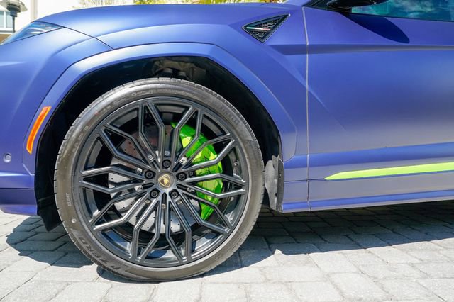 Used 2025 Lamborghini Urus SE image 11