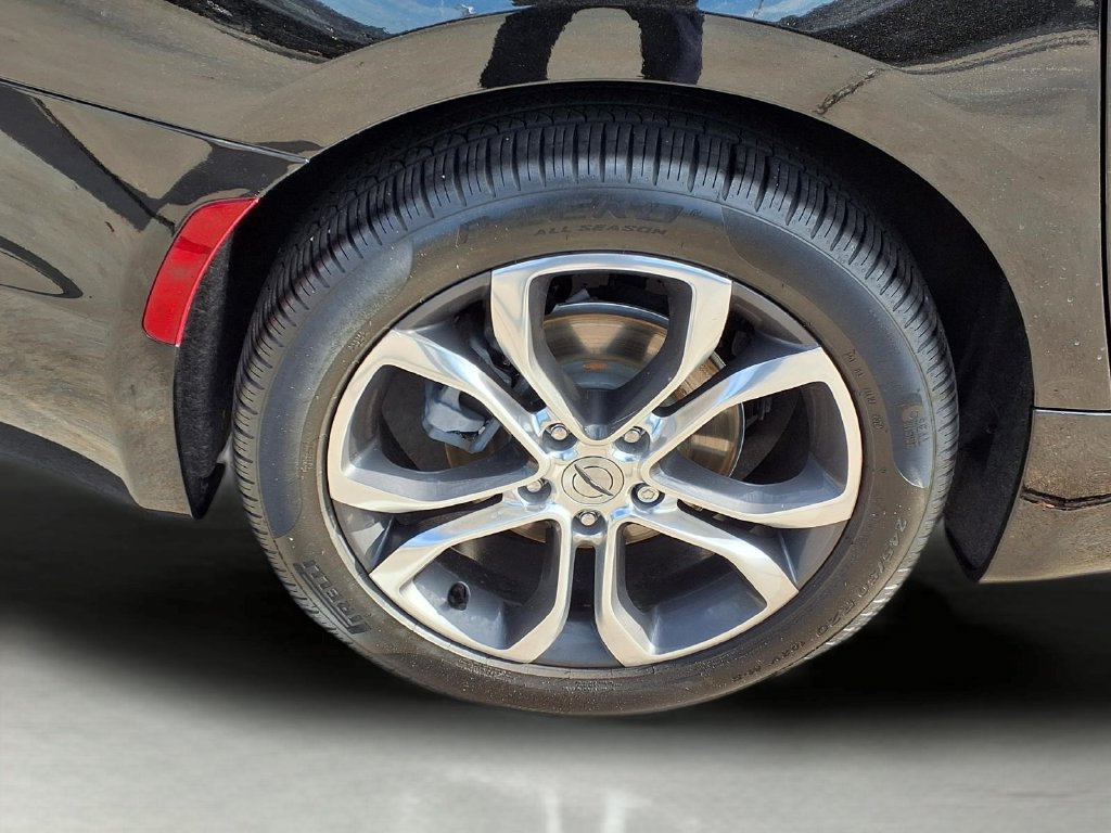 Used 2025 Chrysler Pacifica Pinnacle w/ Trailer Tow Group FWD image 9