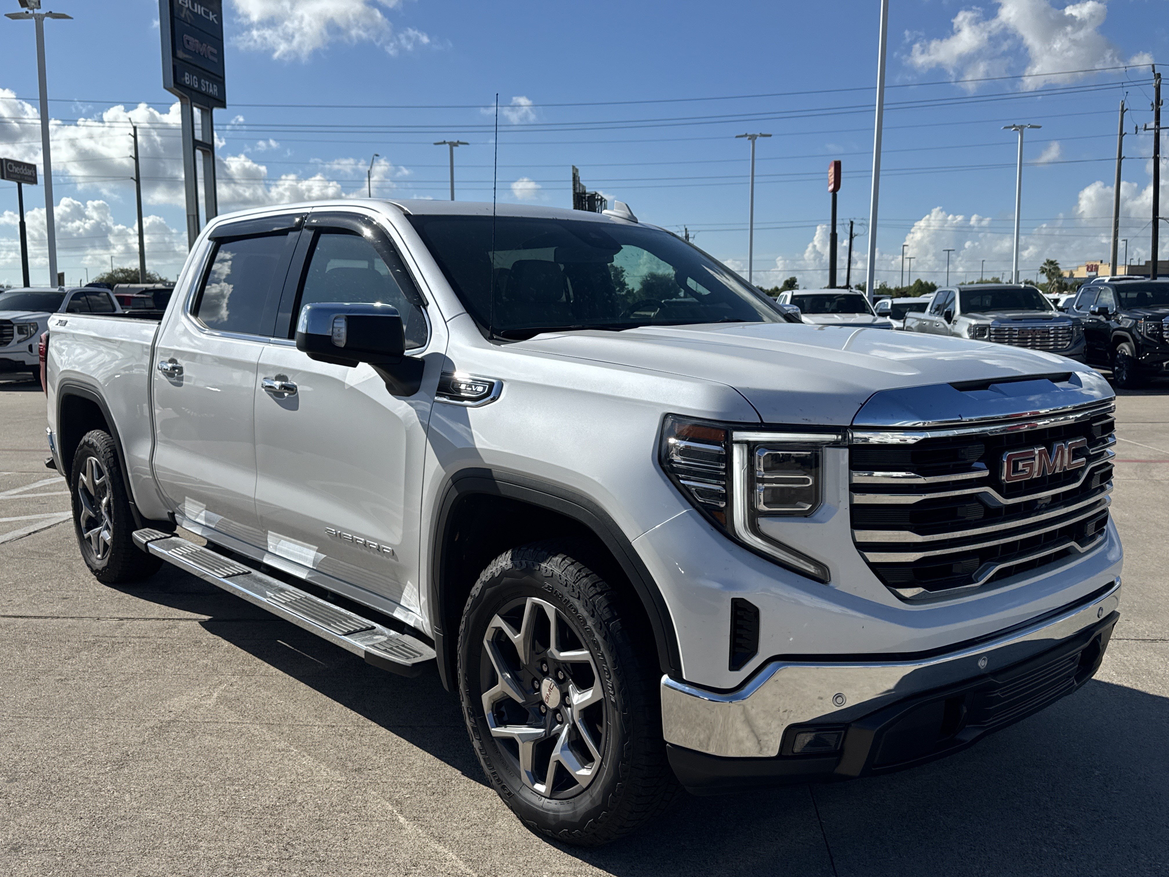 Used 2025 GMC Sierra 1500 SLT w/ SLT Premium Plus Package AWD/4WD image 16