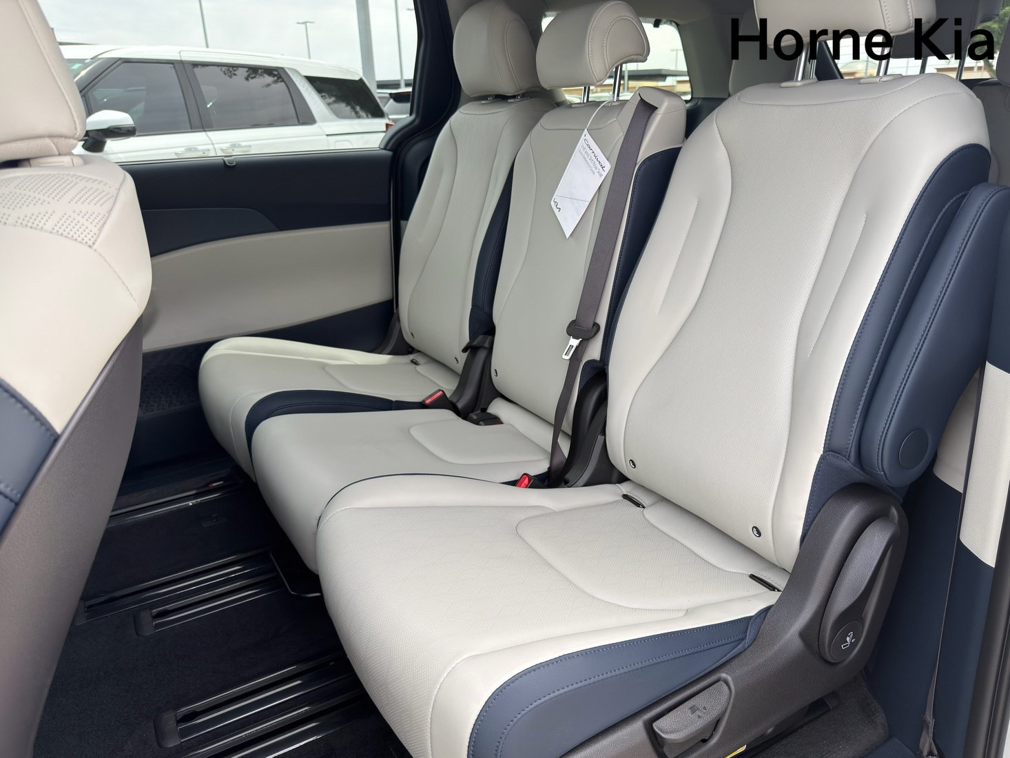 New 2026 Kia Carnival EX FWD image 19