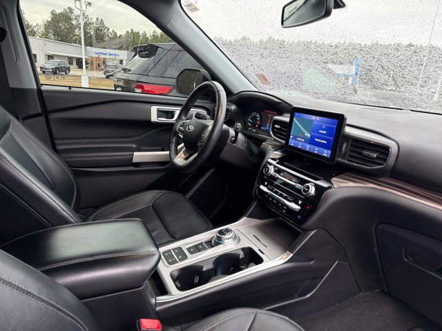 Used 2021 Ford Explorer Limited w/ Equipment Group 301A image 12