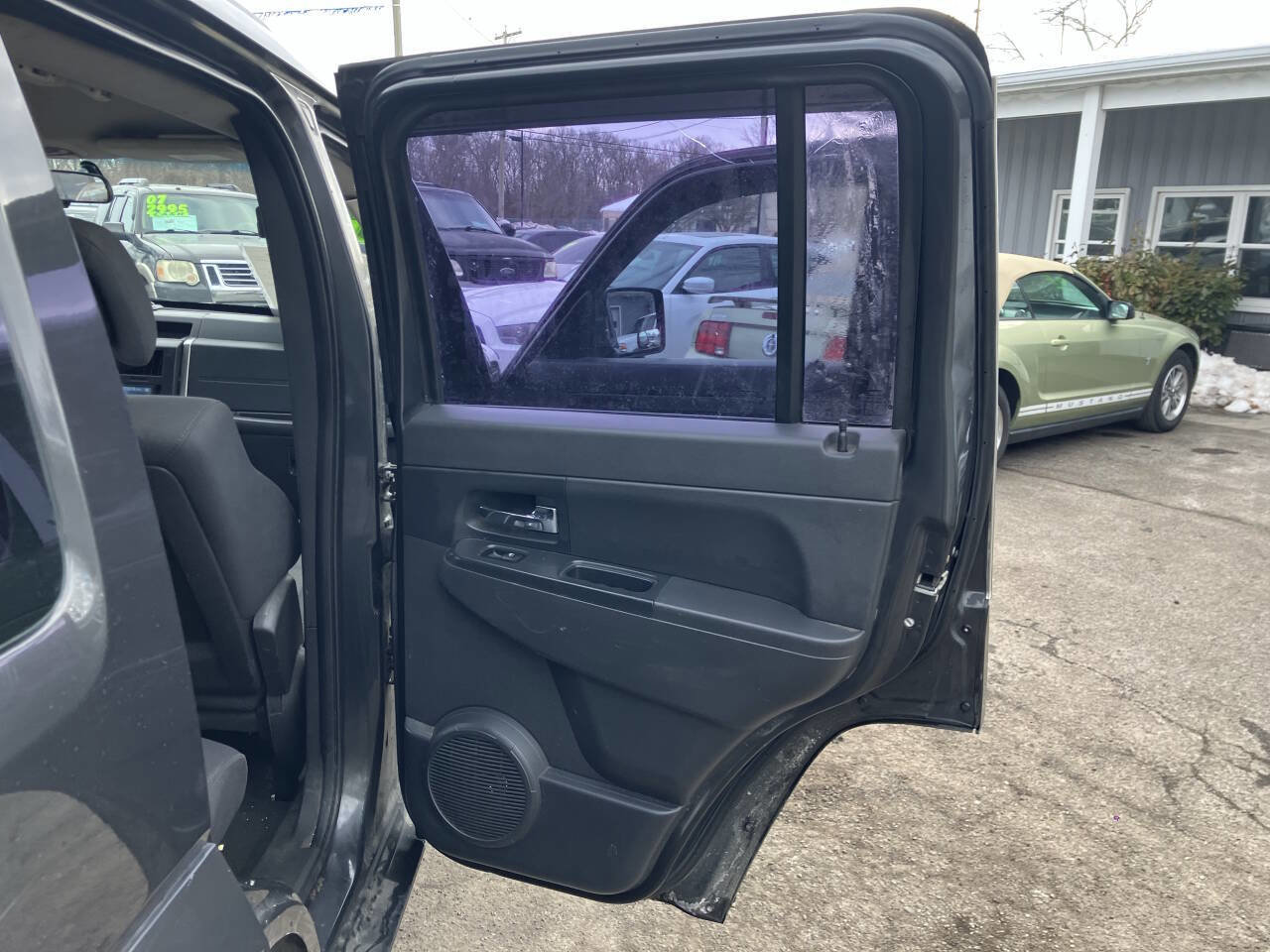 Used 2011 Jeep Liberty Sport image 20