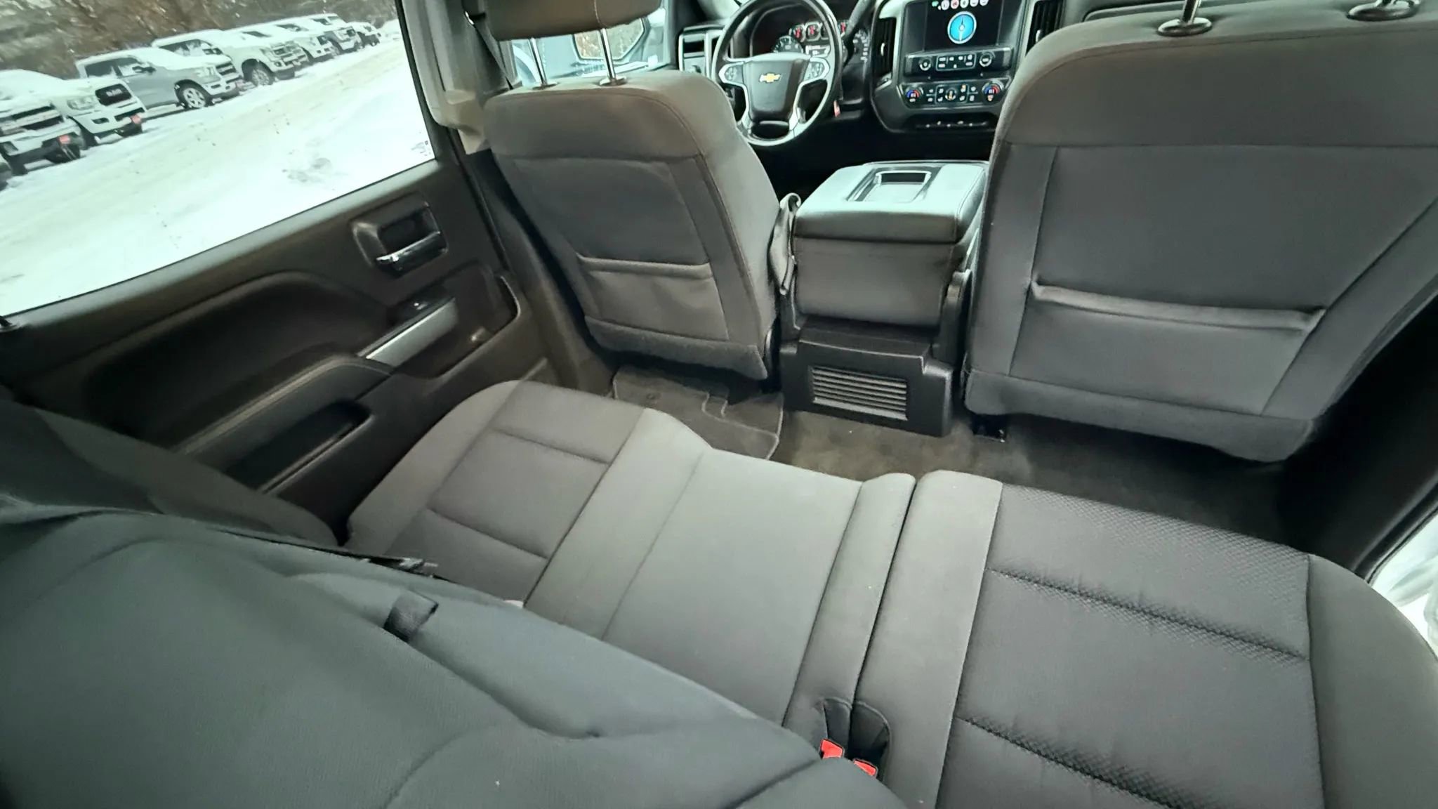 Used 2018 Chevrolet Silverado 1500 LT w/ LT Eassist Package image 33