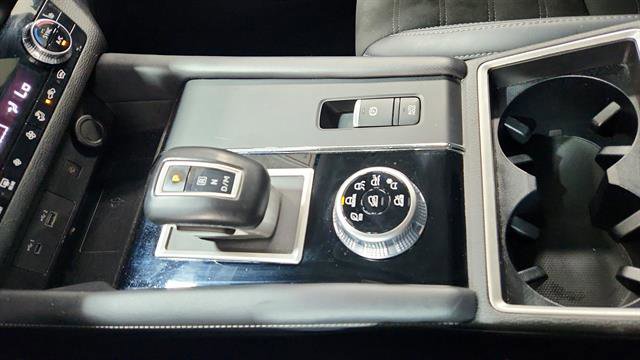 Used 2024 Mitsubishi Outlander SE image 15