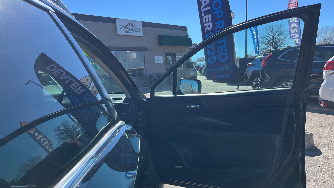 Used 2017 Subaru Outback 2.5i Limited image 11