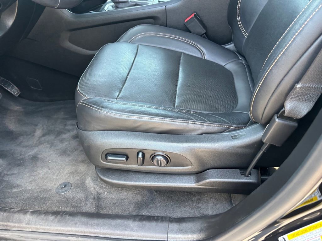 Used 2020 Chevrolet Traverse Premier w/ Redline Edition FWD image 29