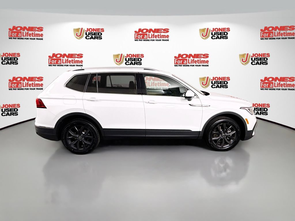 Used 2024 Volkswagen Tiguan SE AWD/4WD image 16