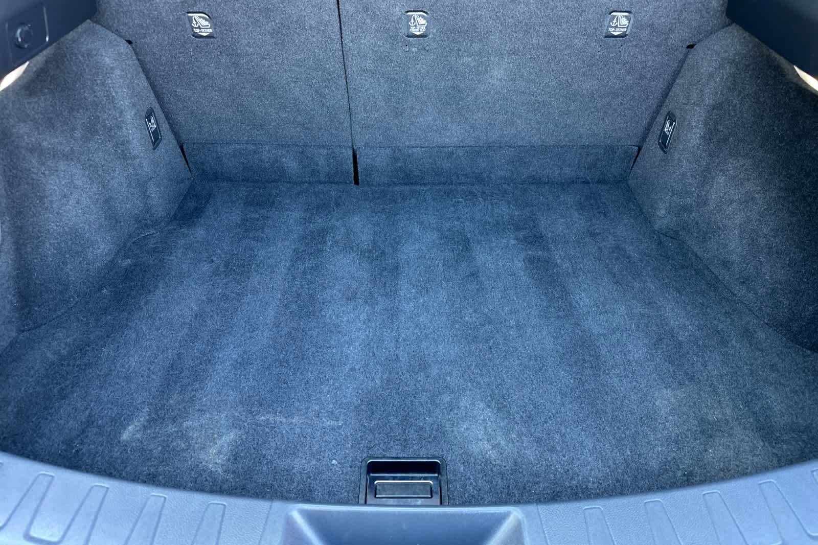 Used 2019 Lexus UX 200 w/ Premium Package image 16