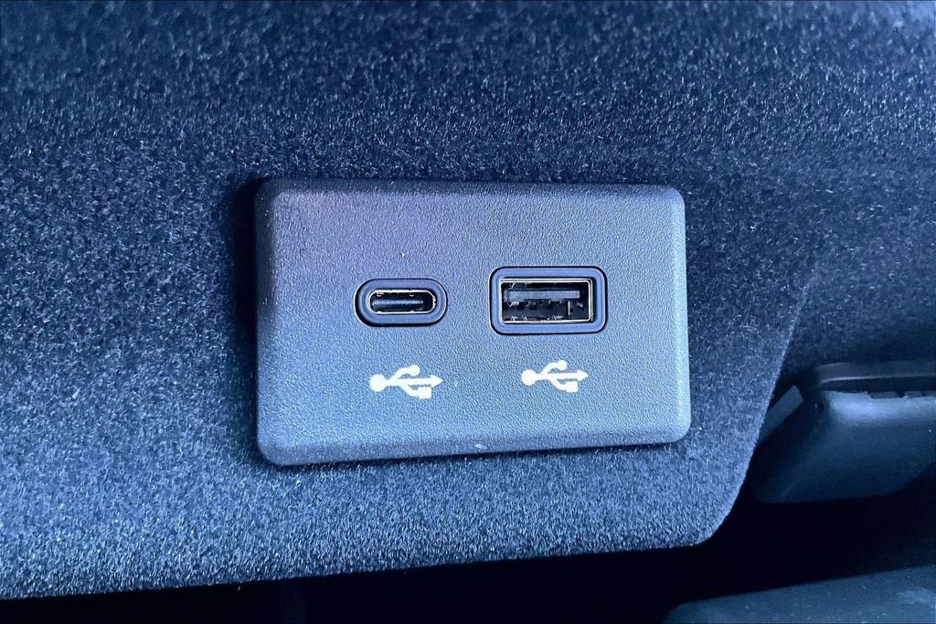 New 2026 Cadillac Escalade ESV 2WD w/ LPO, Floor Liner Package image 18