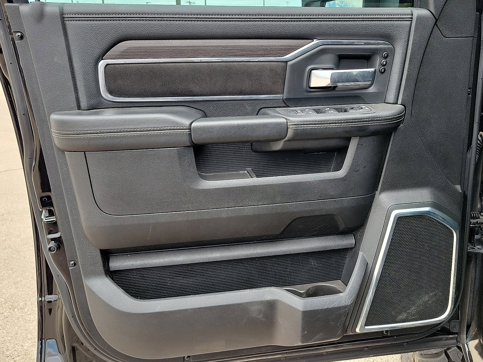 Used 2025 RAM 3500 Laramie w/ Night Edition image 11