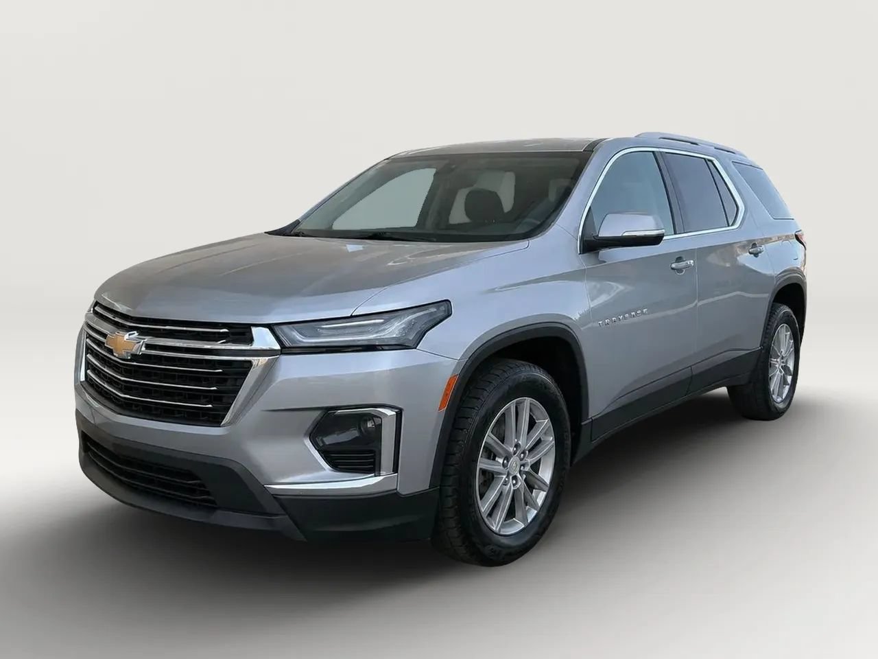 Used 2023 Chevrolet Traverse LT w/ LPO, Cargo Package AWD/4WD image 3