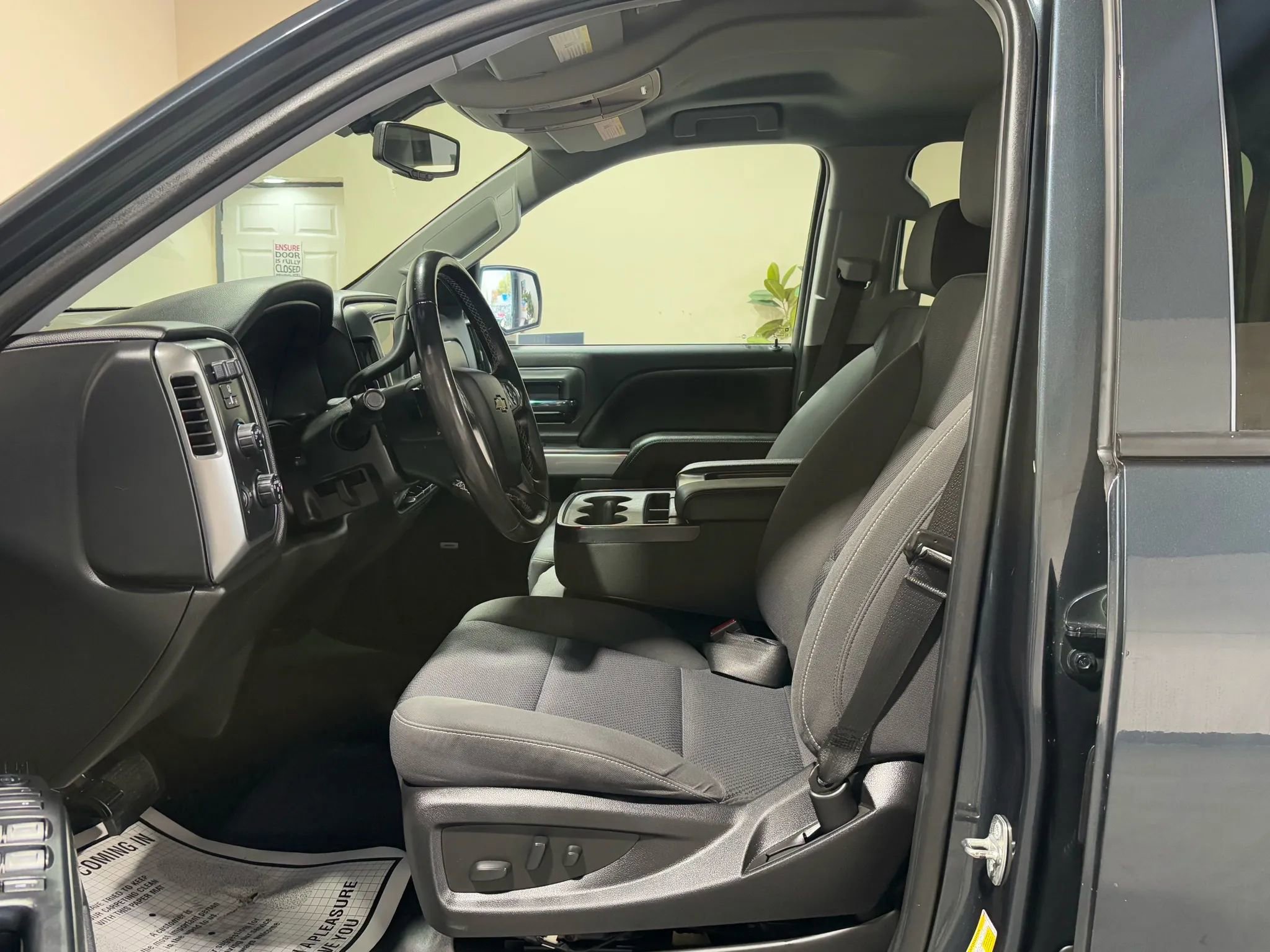 Used 2018 Chevrolet Silverado 1500 LT w/ All Star Edition AWD/4WD image 10