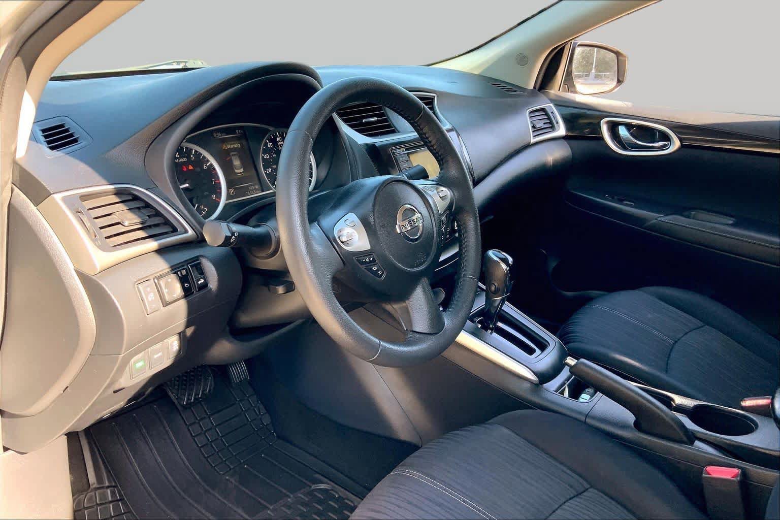 Used 2016 Nissan Sentra SV FWD image 18