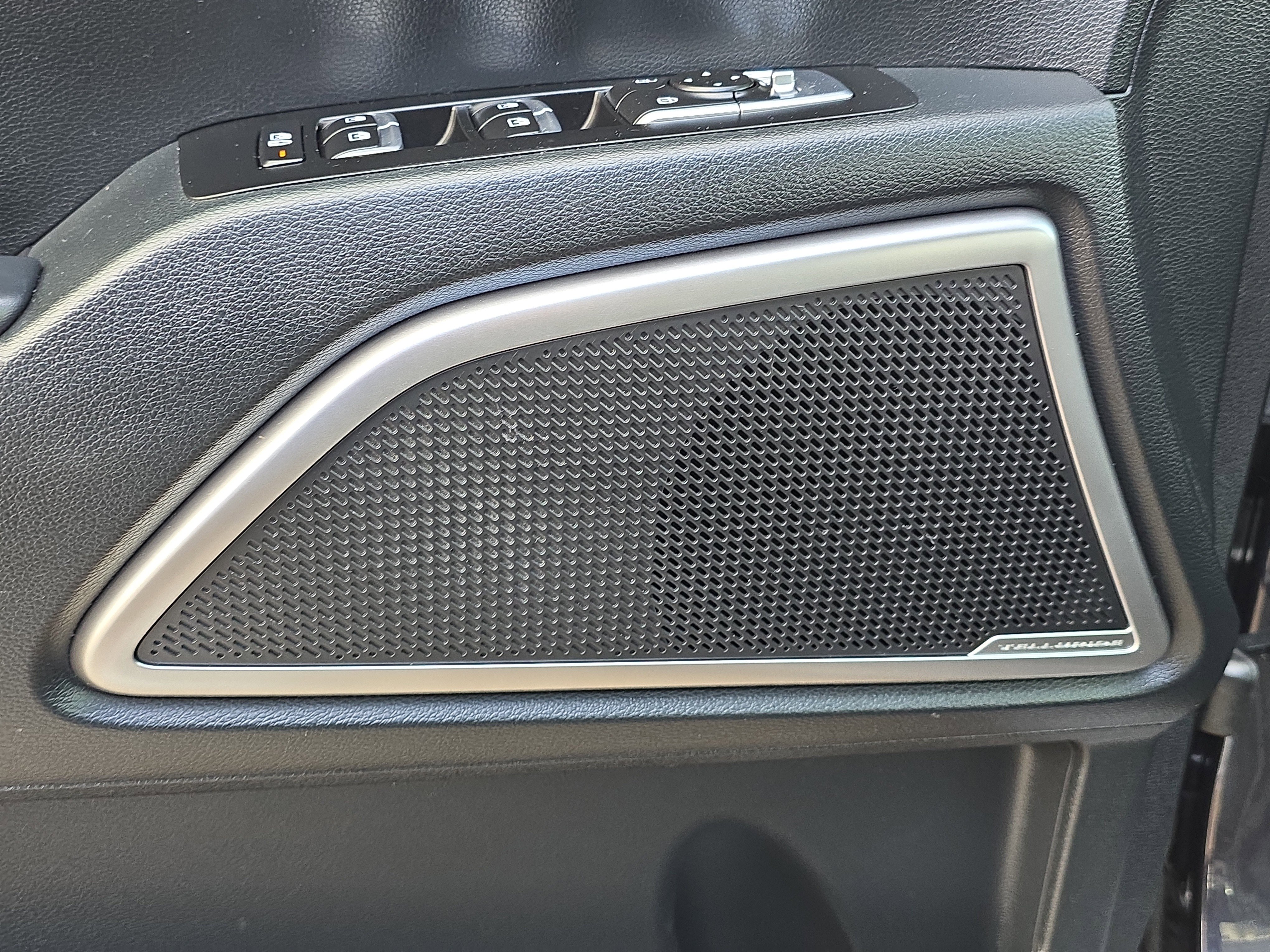 Certified 2025 Kia Telluride LX image 22