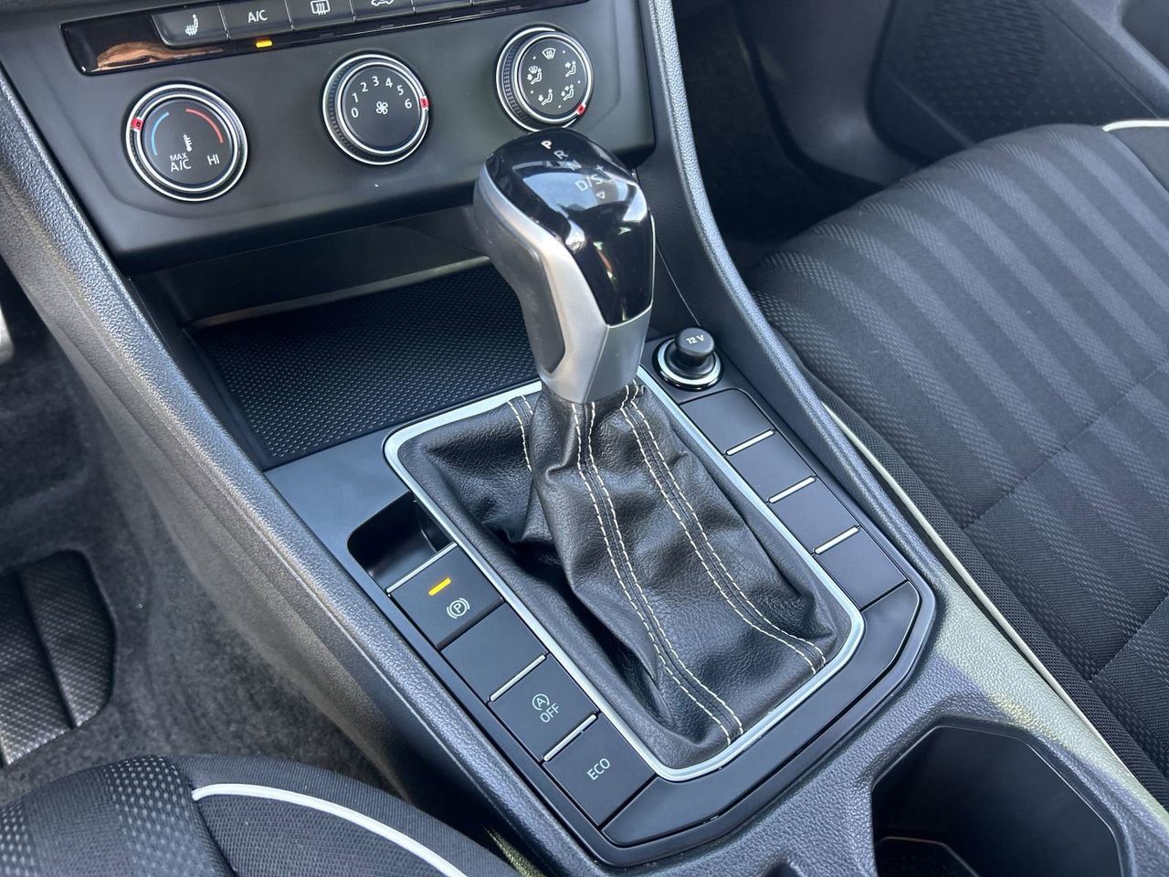 Certified 2024 Volkswagen Jetta Sport FWD image 26