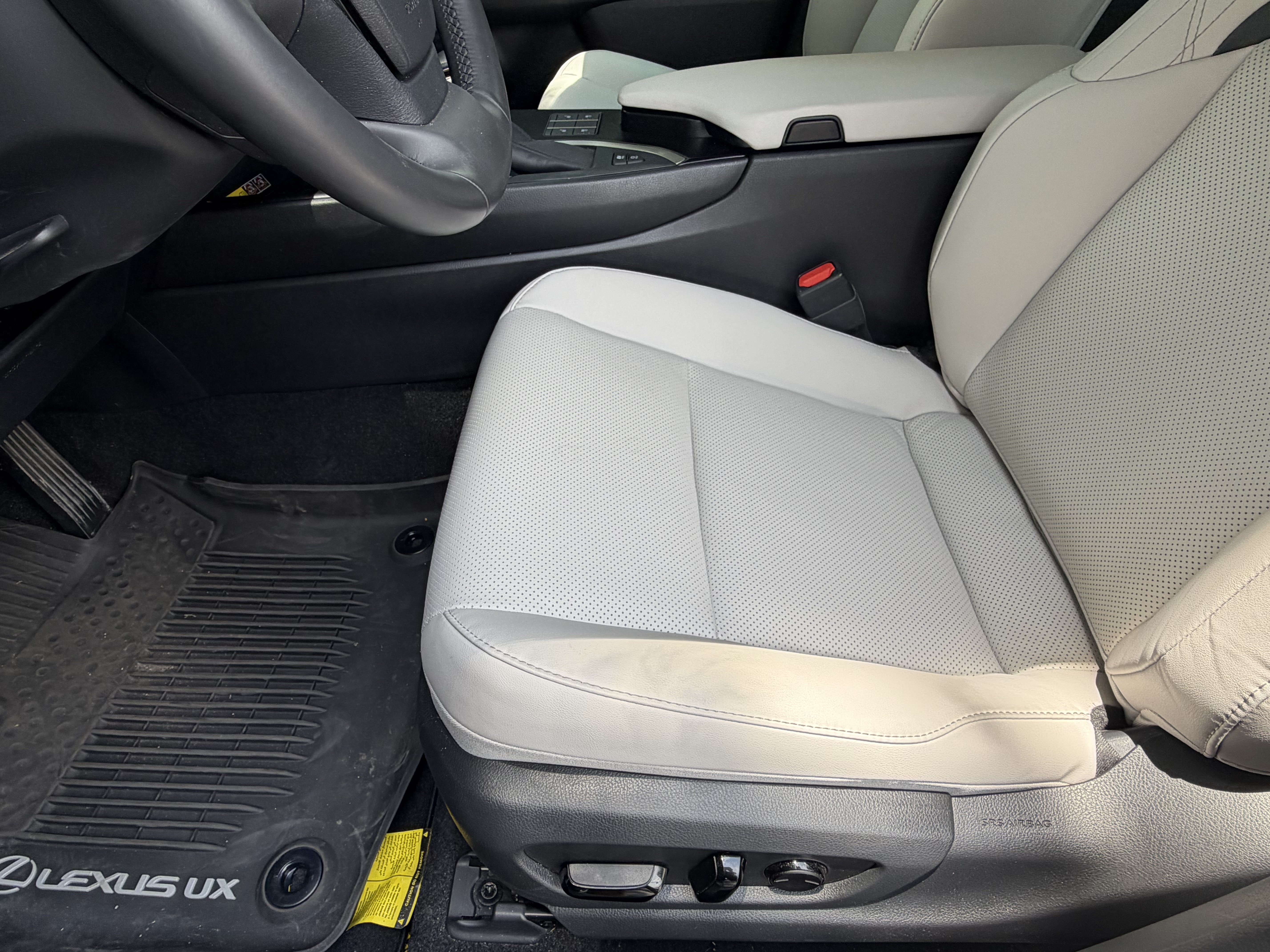 Used 2024 Lexus UX 250h F Sport FWD image 17