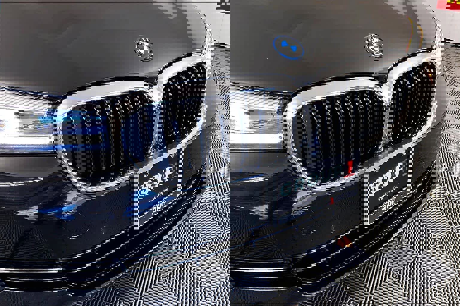 Used 2023 BMW 530e xDrive image 28