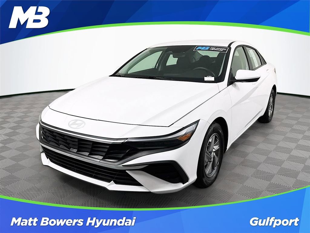 Certified 2025 Hyundai Elantra SE image 1
