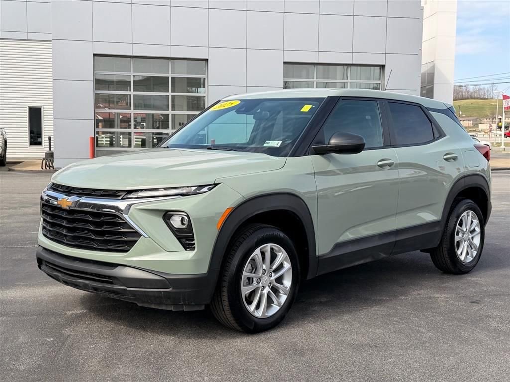 Used 2025 Chevrolet TrailBlazer LS w/ LS Convenience Package image 9