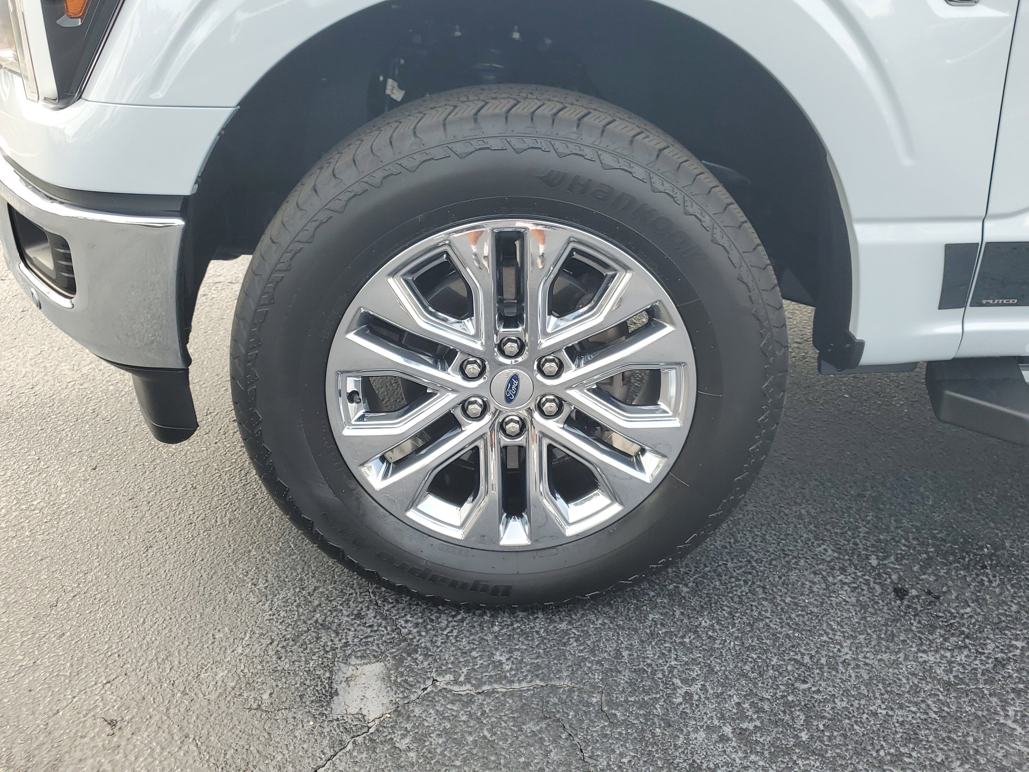 Used 2025 Ford F150 Lariat w/ Equipment Group 501A Mid image 5