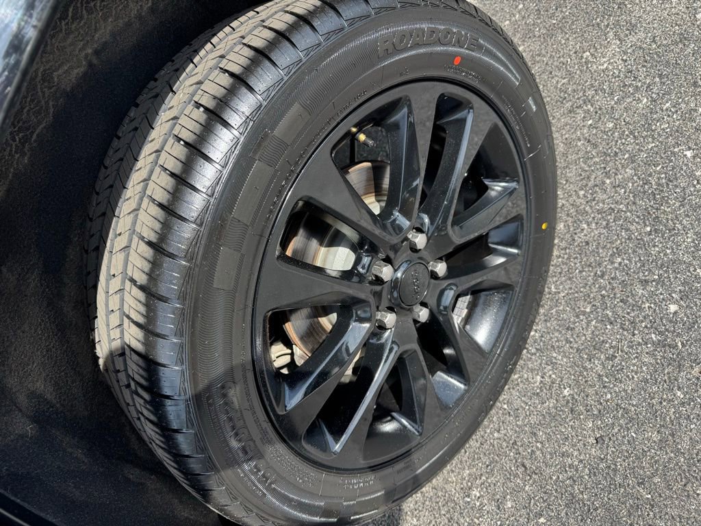 Used 2018 Jeep Grand Cherokee Altitude AWD/4WD image 9