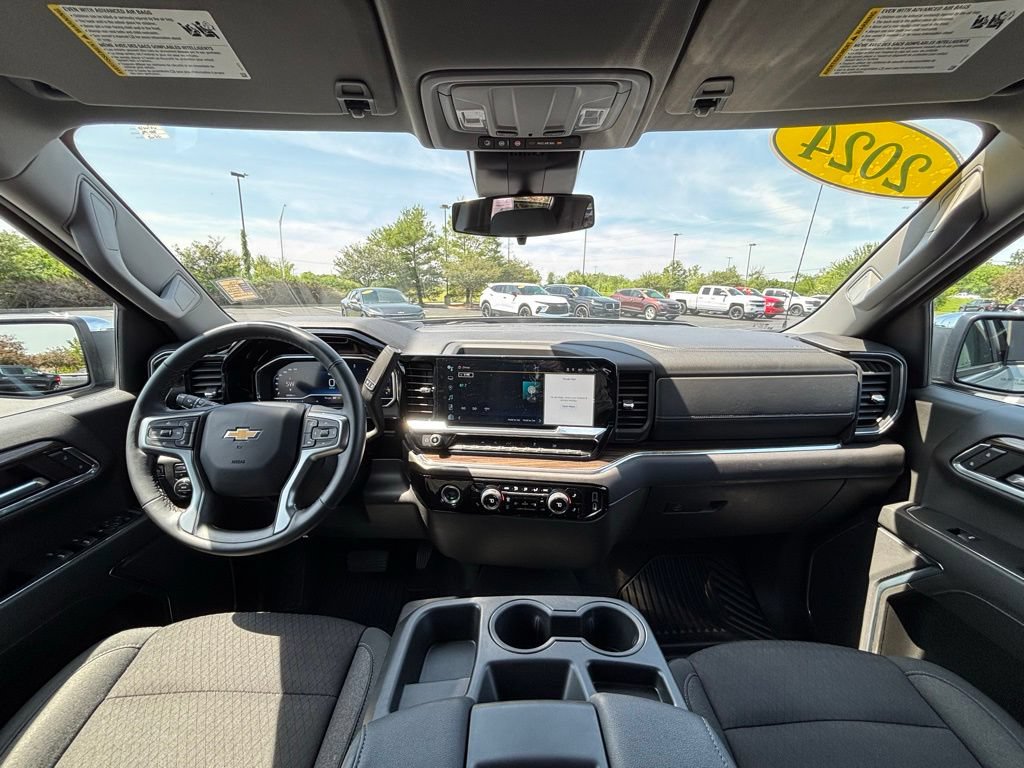 Used 2024 Chevrolet Silverado 1500 LT AWD/4WD image 22