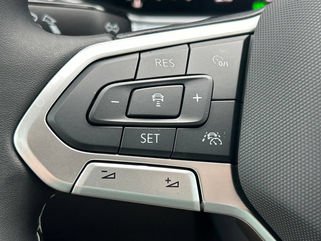 New 2026 Volkswagen Taos SE FWD image 25