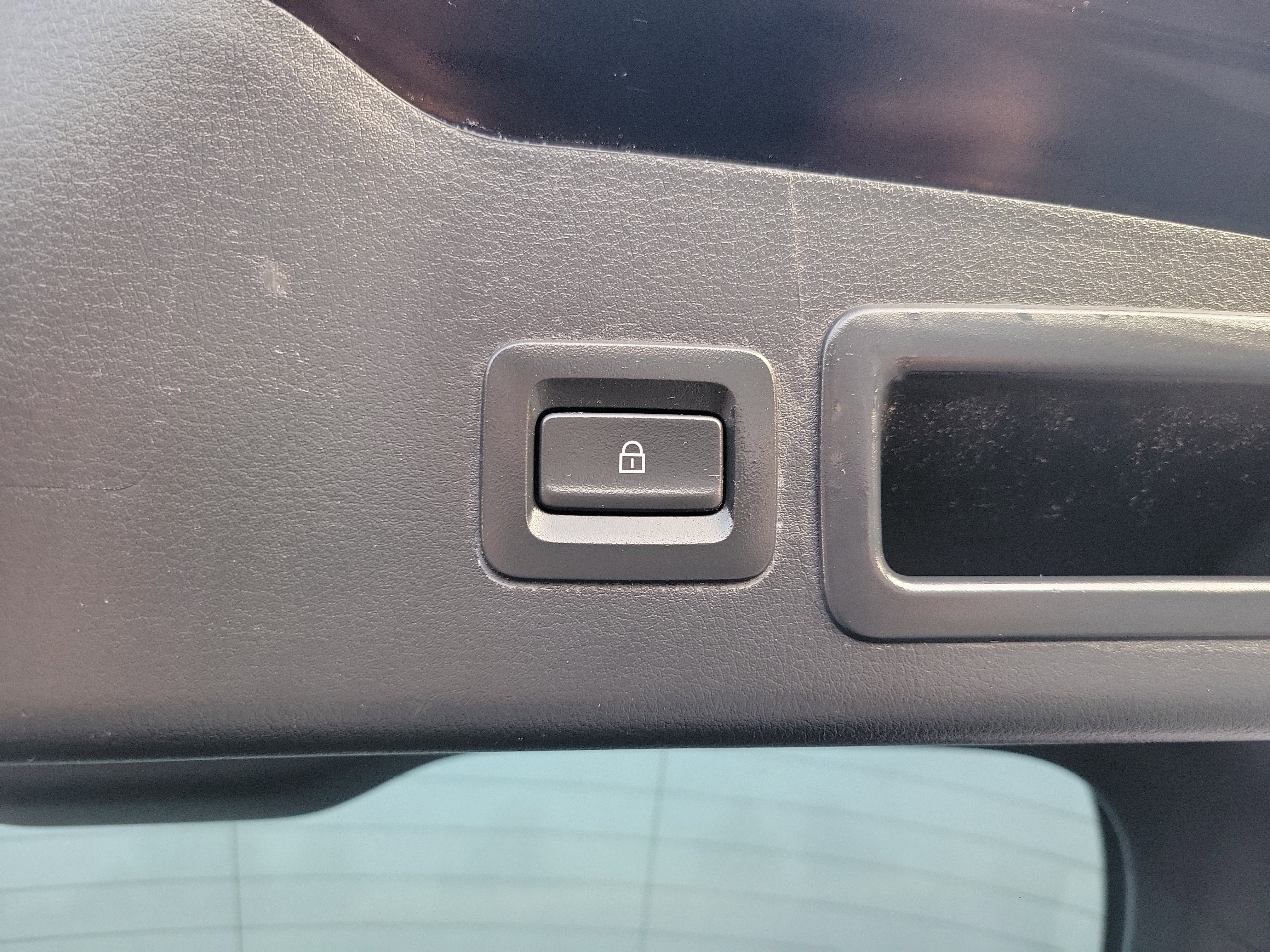 Used 2021 MAZDA MAZDA3 s image 23