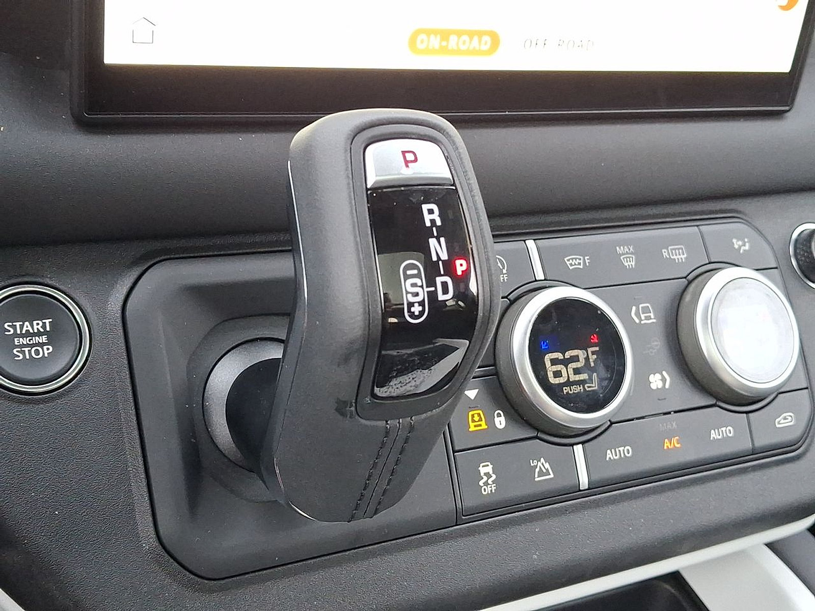 Certified 2025 Land Rover Defender 110 S AWD/4WD image 25