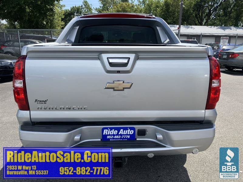 Used 2013 Chevrolet Avalanche LTZ AWD/4WD image 6