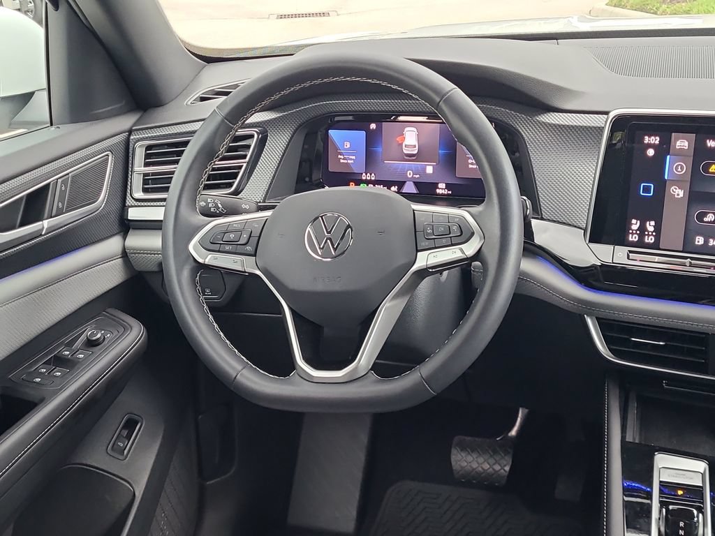 Used 2024 Volkswagen Atlas Cross Sport SEL AWD/4WD image 16