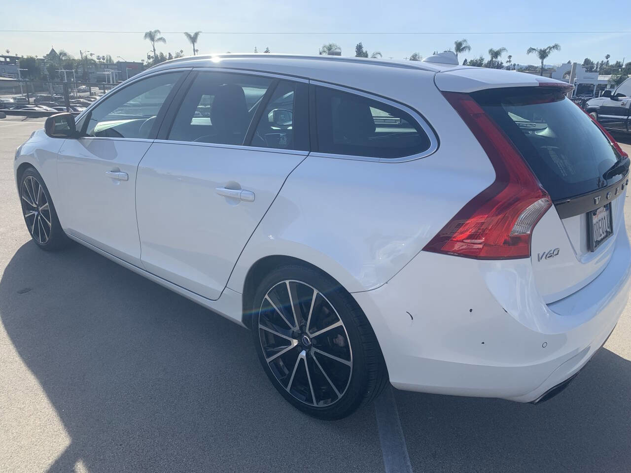 Used 2016 Volvo V60 T5 Premier w/ Convenience Package image 11
