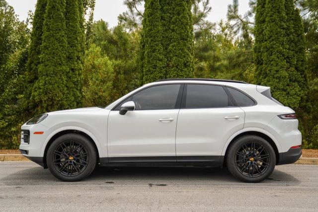Used 2024 Porsche Cayenne AWD/4WD image 9