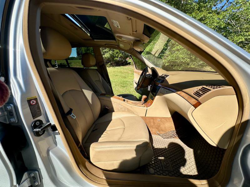 Used 2009 Mercedes-Benz E 320 BlueTEC Sedan image 9