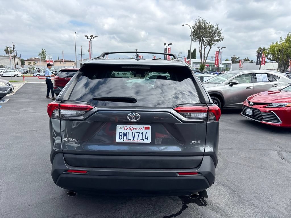 Used 2019 Toyota RAV4 XLE w/ Carpet Mat Package FWD image 5