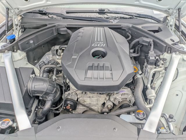 Used 2022 Genesis G70 2.0T w/ Prestige Package AWD/4WD image 13
