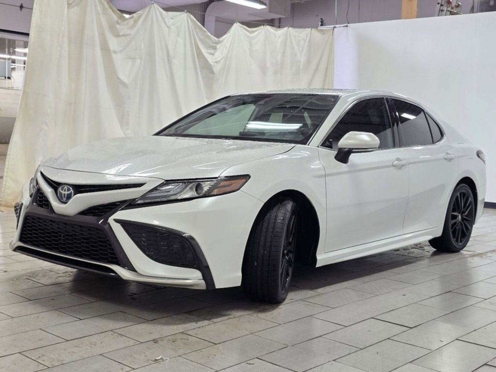 Used 2024 Toyota Camry XSE w/ Navigation Package FWD image 15