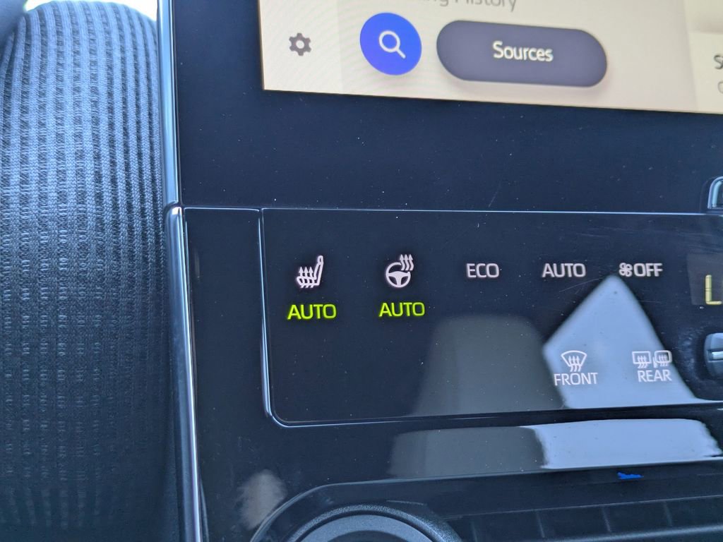 Certified 2023 Subaru Solterra Limited image 25