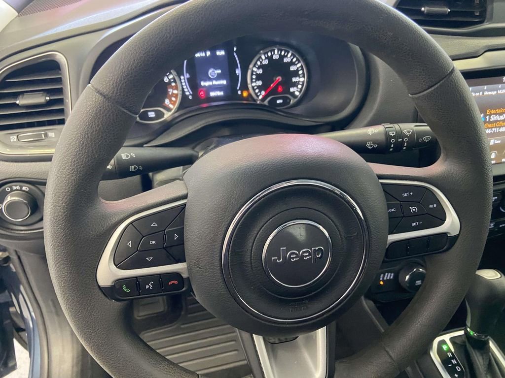 Used 2023 Jeep Renegade Latitude AWD/4WD image 19