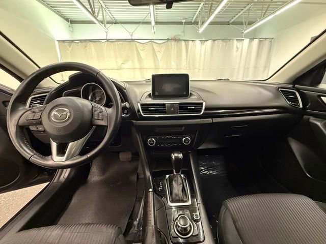 Used 2015 MAZDA MAZDA3 i Touring w/ Technology Package FWD image 18