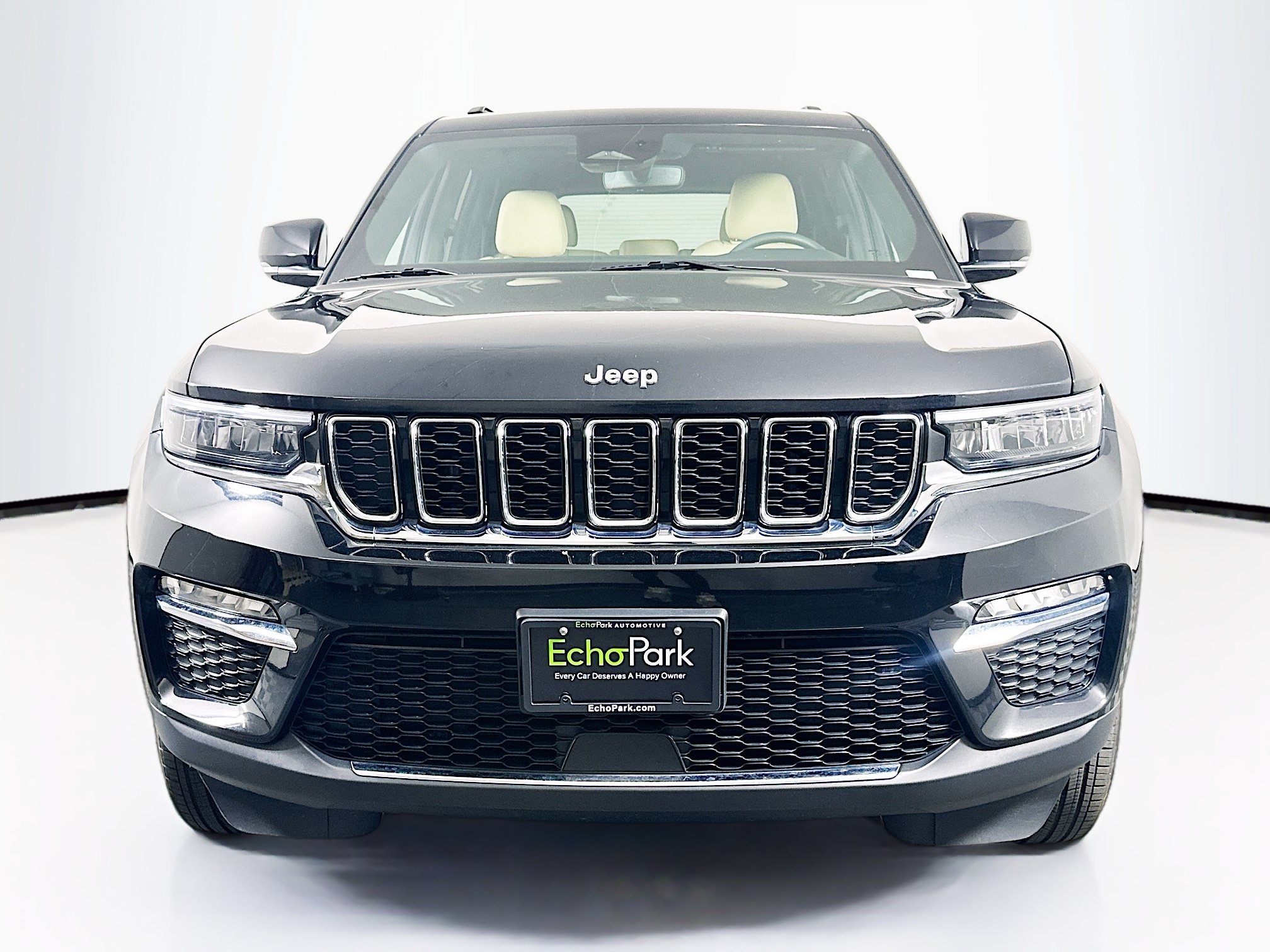Used 2023 Jeep Grand Cherokee Limited AWD/4WD image 2