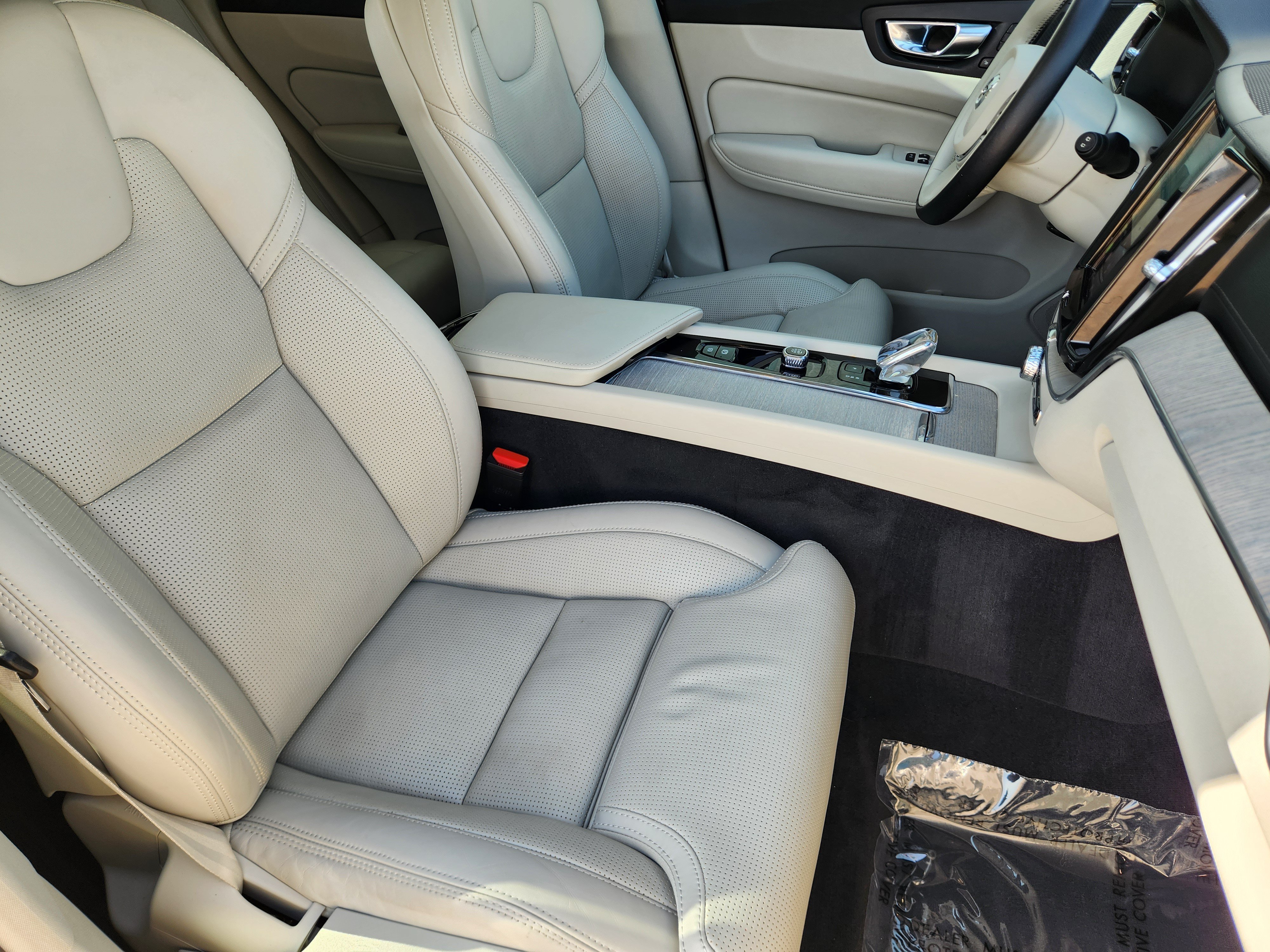 Used 2023 Volvo XC60 B5 Ultimate AWD/4WD image 12