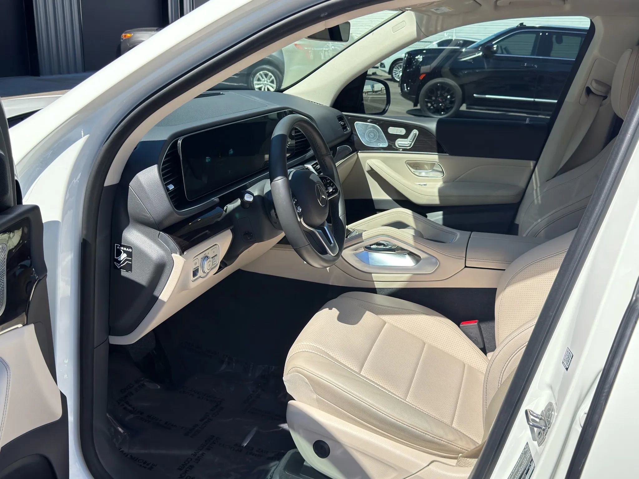 Used 2020 Mercedes-Benz GLE 350 4MATIC w/ Premium Package image 11